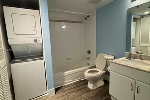 1200 Brickell Bay Dr, Miami, FL 33131 - Photo 5