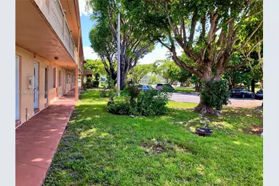 20275 NE 2nd Ave #7, Miami, FL 33179 - Photo 11