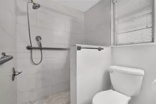 251 S Golf Blvd, Pompano Beach, FL 33064 - Photo 17