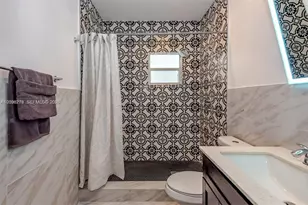 118 NW 35th St, Miami, FL 33127 - Photo 9
