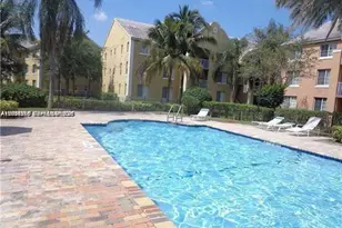 720 SW 111th Ave, Pembroke Pines, FL 33025 - Photo 1