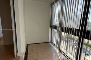5055 NW 7th St, Miami, FL 33126 - Photo 9