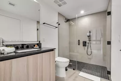 225 N Miami Ave #504, Miami, FL 33128 - Photo 15