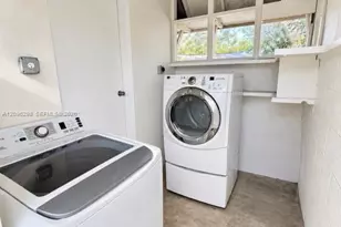 1022 SW 12th St, Miami, FL 33129 - Photo 9