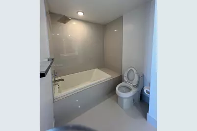 45 SW 9th St #3709, Miami, FL 33130 - Photo 11