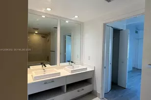 45 SW 9th St, Miami, FL 33130 - Photo 17