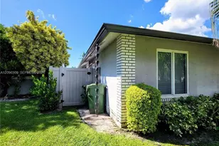 712 Juniper Pl, Wellington, FL 33414 - Photo 27