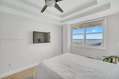 5701 Collins Ave #PH14, Miami Beach, FL 33140 - Photo 11