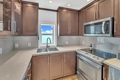 5701 Collins Ave #PH14, Miami Beach, FL 33140 - Photo 9