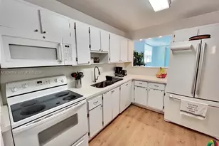 7100 NW 17th St, Plantation, FL 33313 - Photo 11