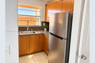 6850 W 14th Ct #B15, Hialeah, FL 33014 - Photo 3