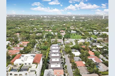 3550 W Glencoe St, Miami, FL 33133 - Photo 5