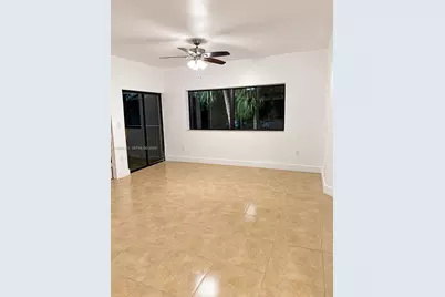 2445 SW 18th Ter #1107, Fort Lauderdale, FL 33315 - Photo 3