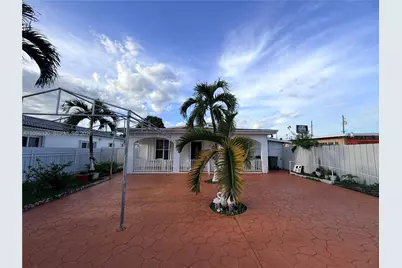 261 E 50th St, Hialeah, FL 33013 - Photo 11