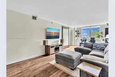 2000 N Bayshore Dr #220, Miami, FL 33137 - Photo 13