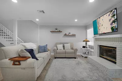 10807 Cypress Glen Dr #10807, Coral Springs, FL 33071 - Photo 7