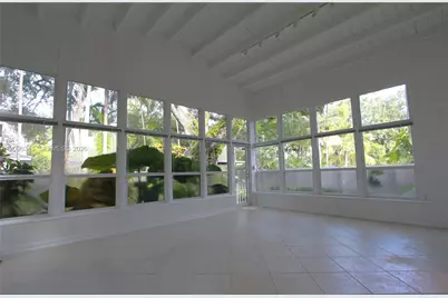 2640 Hilola St, Miami, FL 33133 - Photo 9