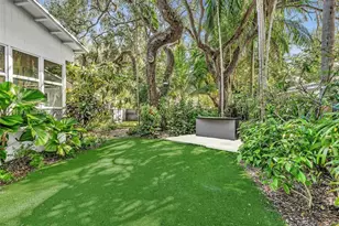 2640 Hilola St, Miami, FL 33133 - Photo 19