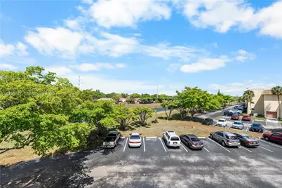 8450 Sunrise Lakes Blvd #306, Sunrise, FL 33322 - Photo 3