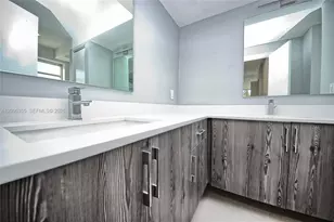 1660 NE 191st St, Miami, FL 33179 - Photo 11