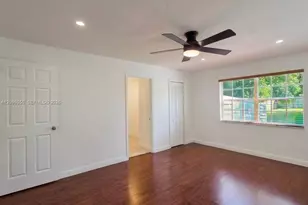 14863 SW 152nd Pl, Miami, FL 33196 - Photo 17