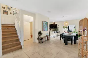 10615 W 34th Ct, Hialeah, FL 33018 - Photo 9