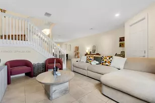 10615 W 34th Ct, Hialeah, FL 33018 - Photo 7