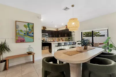 10615 W 34th Ct, Hialeah, FL 33018 - Photo 11