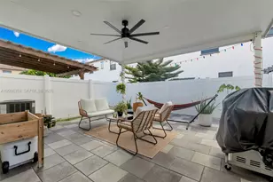 10615 W 34th Ct, Hialeah, FL 33018 - Photo 29