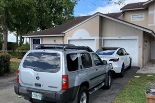 4925 W Lakes Dr, Deerfield Beach, FL 33442 - Photo 1