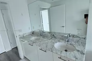 950 Brickell Bay Dr, Miami, FL 33131 - Photo 17