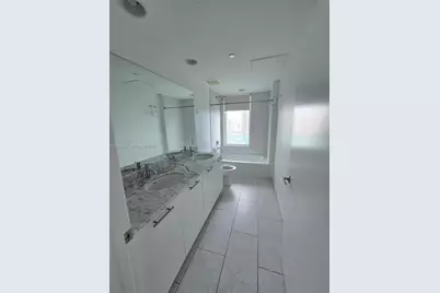 950 Brickell Bay Dr #3300, Miami, FL 33131 - Photo 15