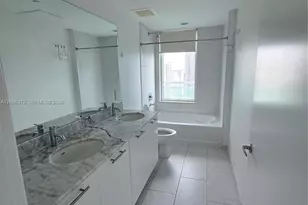 950 Brickell Bay Dr, Miami, FL 33131 - Photo 15