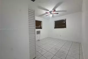 1320 W 37th St, Hialeah, FL 33012 - Photo 9