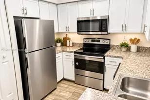 220 SW 116th Ave, Pembroke Pines, FL 33025 - Photo 9