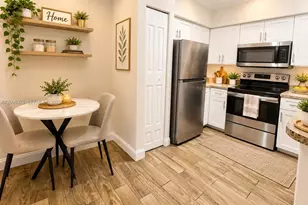 220 SW 116th Ave, Pembroke Pines, FL 33025 - Photo 3