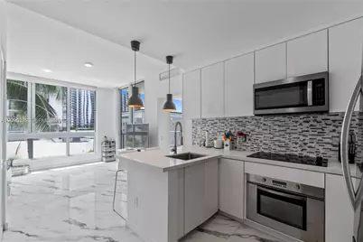 300 S Biscayne Blvd #T-1411, Miami, FL 33131 - Photo 1