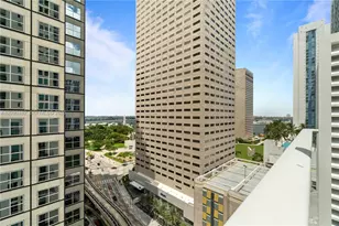 300 S Biscayne Blvd, Miami, FL 33131 - Photo 17