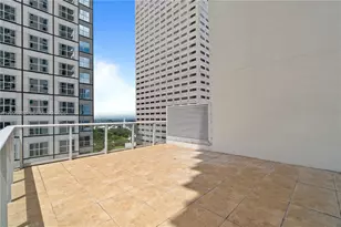300 S Biscayne Blvd, Miami, FL 33131 - Photo 5