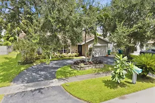 8421 NW 45th St, Lauderhill, FL 33351 - Photo 5