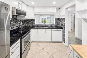 1830 Sabal Palm Dr, Davie, FL 33324 - Photo 9