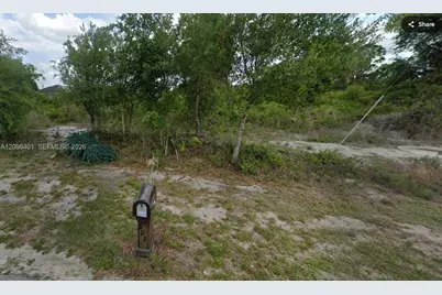 808 Fredeerick Reid St E, Other City - In The State Of Florida, FL 33974 - Photo 5