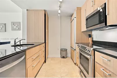 10275 Collins Ave #1412, Bal Harbour, FL 33154 - Photo 7