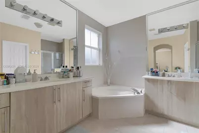 11402 SW 137th Pl, Miami, FL 33186 - Photo 25