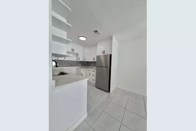 797 Crystal Lake Dr #797, Deerfield Beach, FL 33064 - Photo 5