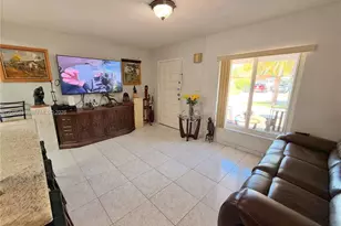 9360 SW 37th St, Miami, FL 33165 - Photo 9