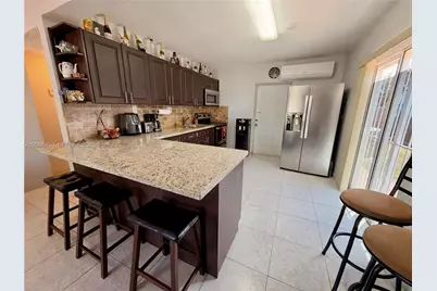 9360 SW 37th St, Miami, FL 33165 - Photo 7