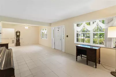 4899 NW 7th Dr, Plantation, FL 33317 - Photo 15