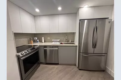 905 Brickell Bay Dr #1124, Miami, FL 33131 - Photo 3