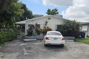 1118 NE 2nd Ct, Hallandale Beach, FL 33009 - Photo 1